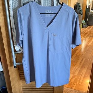 Figs Men's Light Blue V-Neck Tee